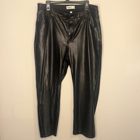Abercrombie & Fitch Pants - Abercrombie & Fitch Black Straight Leg Pants